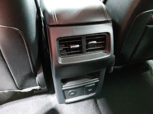 Used 2024 Ford Edge Titanium AWD/4WD image 22