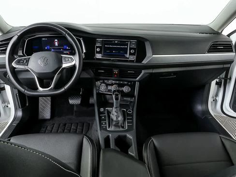 Used 2023 Volkswagen Jetta SE image 20