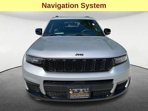 Used 2024 Jeep Grand Cherokee L Limited w/ Black Appearance Package AWD/4WD image 4