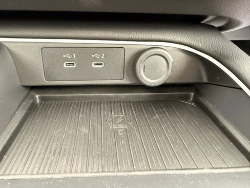 New 2026 Nissan Sentra SR w/ SR Premium Package FWD image 32