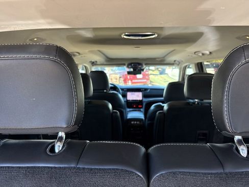 Used 2022 Jeep Grand Cherokee L Limited w/ Luxury Tech Group II image 43