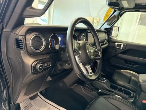 Used 2021 Jeep Wrangler Unlimited Sahara w/ Uconnect 4C Nav & Sound Group AWD/4WD image 19