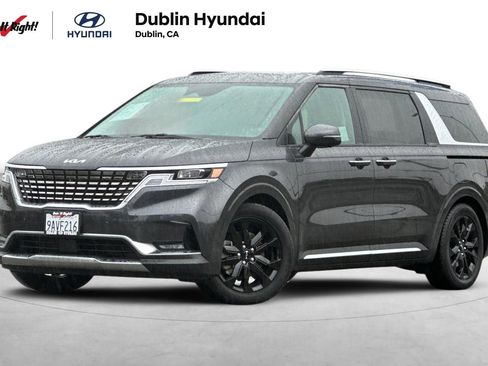 Used 2022 Kia Carnival SX Prestige image 1