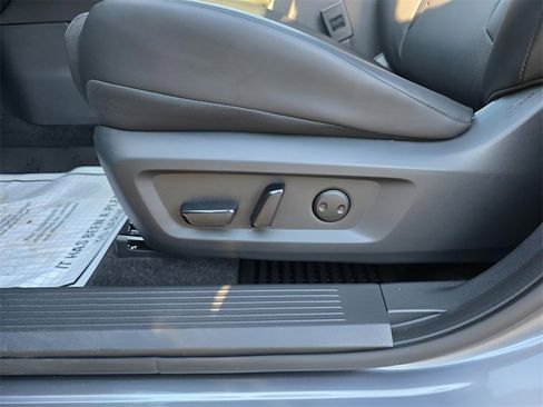 Used 2023 Nissan Rogue SV w/ SV Premium B Package image 14