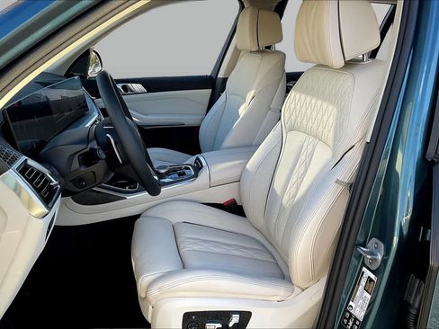 Used 2026 BMW X7 xDrive40i AWD/4WD image 7