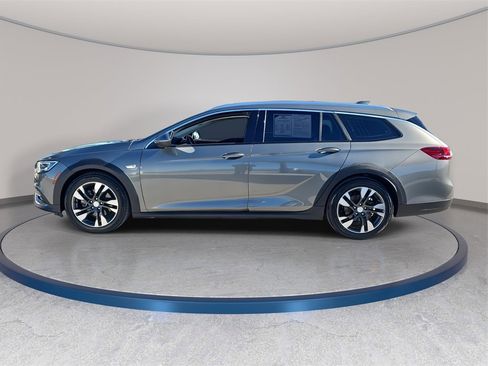 Used 2018 Buick Regal Essence w/ Driver Confidence Package #1 image 9