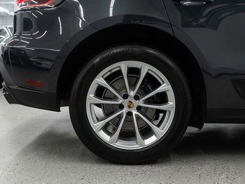 Used 2024 Porsche Macan w/ Premium Plus Package image 36