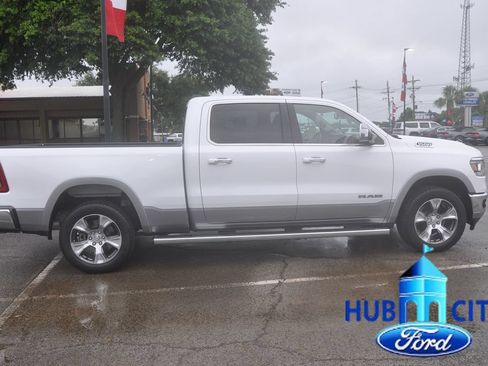 Used 2019 RAM 1500 Laramie AWD/4WD image 6