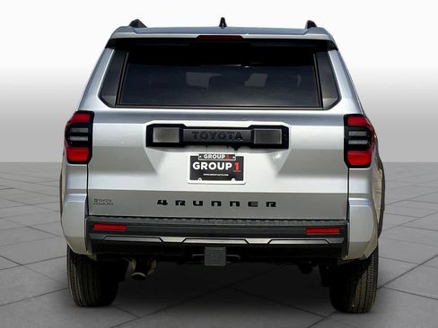 Used 2025 Toyota 4Runner SR5 AWD/4WD image 5