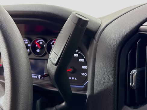 Used 2023 Chevrolet Silverado 1500 Custom image 17