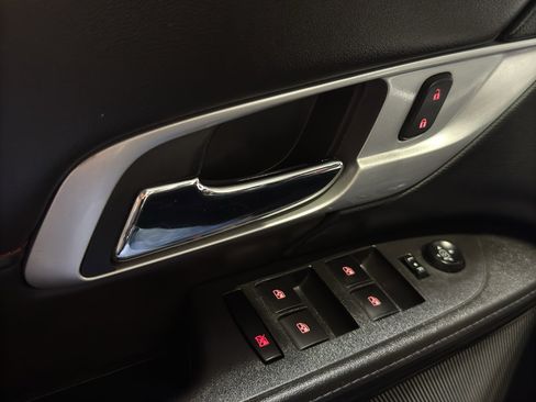 Used 2017 GMC Terrain SLE w/ Convenience Package image 32