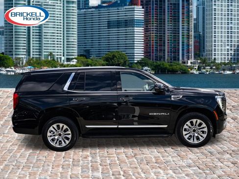 Used 2025 GMC Yukon Denali AWD/4WD image 2