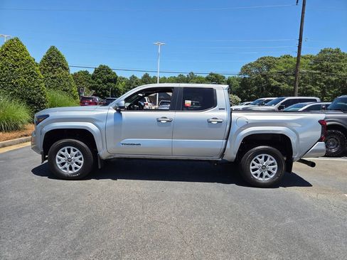 Certified 2024 Toyota Tacoma SR5 AWD/4WD image 4