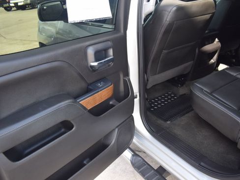 Used 2018 Chevrolet Silverado 1500 LTZ w/ LTZ Plus Package RWD image 11