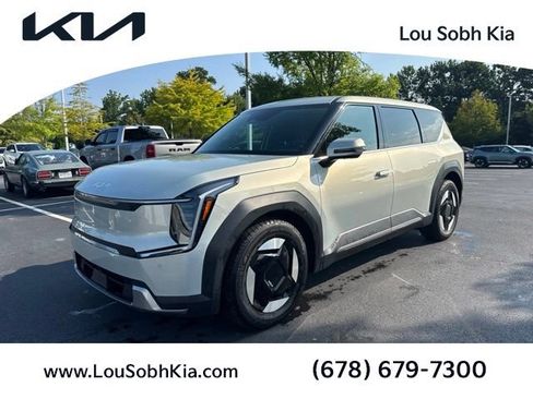 Certified 2024 Kia EV9 Light Long Range RWD image 1