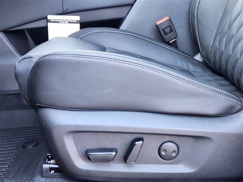 New 2026 Nissan Rogue Platinum w/ Platinum Premium Package image 18