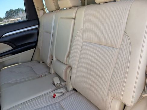 Used 2019 Toyota Highlander Plus image 23