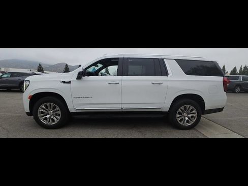 Used 2024 GMC Yukon XL Denali AWD/4WD image 5