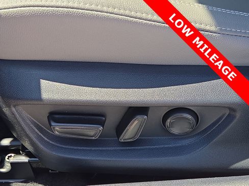 Used 2025 Toyota Camry SE FWD image 14