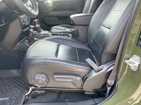 Used 2023 Jeep Wrangler Unlimited Sahara w/ Cold Weather Group AWD/4WD image 22