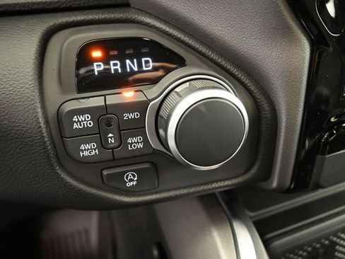 New 2026 RAM 1500 4x4 Crew Cab image 32