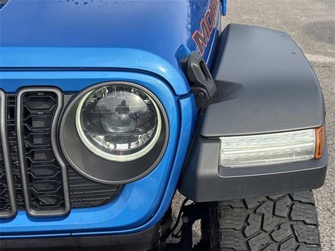 Used 2024 Jeep Gladiator Mojave image 11