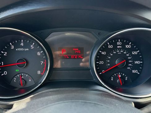 Used 2016 Kia Sedona LX w/ LX Convenience Package FWD image 27