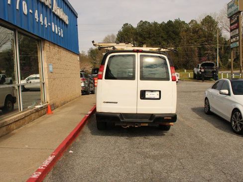 Used 2016 Chevrolet Express 2500 RWD image 6