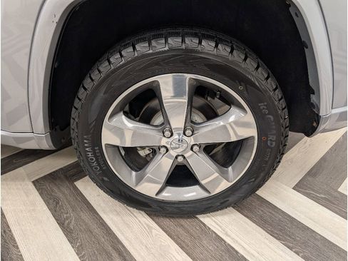 Used 2015 Jeep Grand Cherokee Overland AWD/4WD image 20