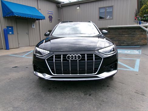 Used 2023 Audi A4 2.0T allroad Premium Plus AWD/4WD image 2