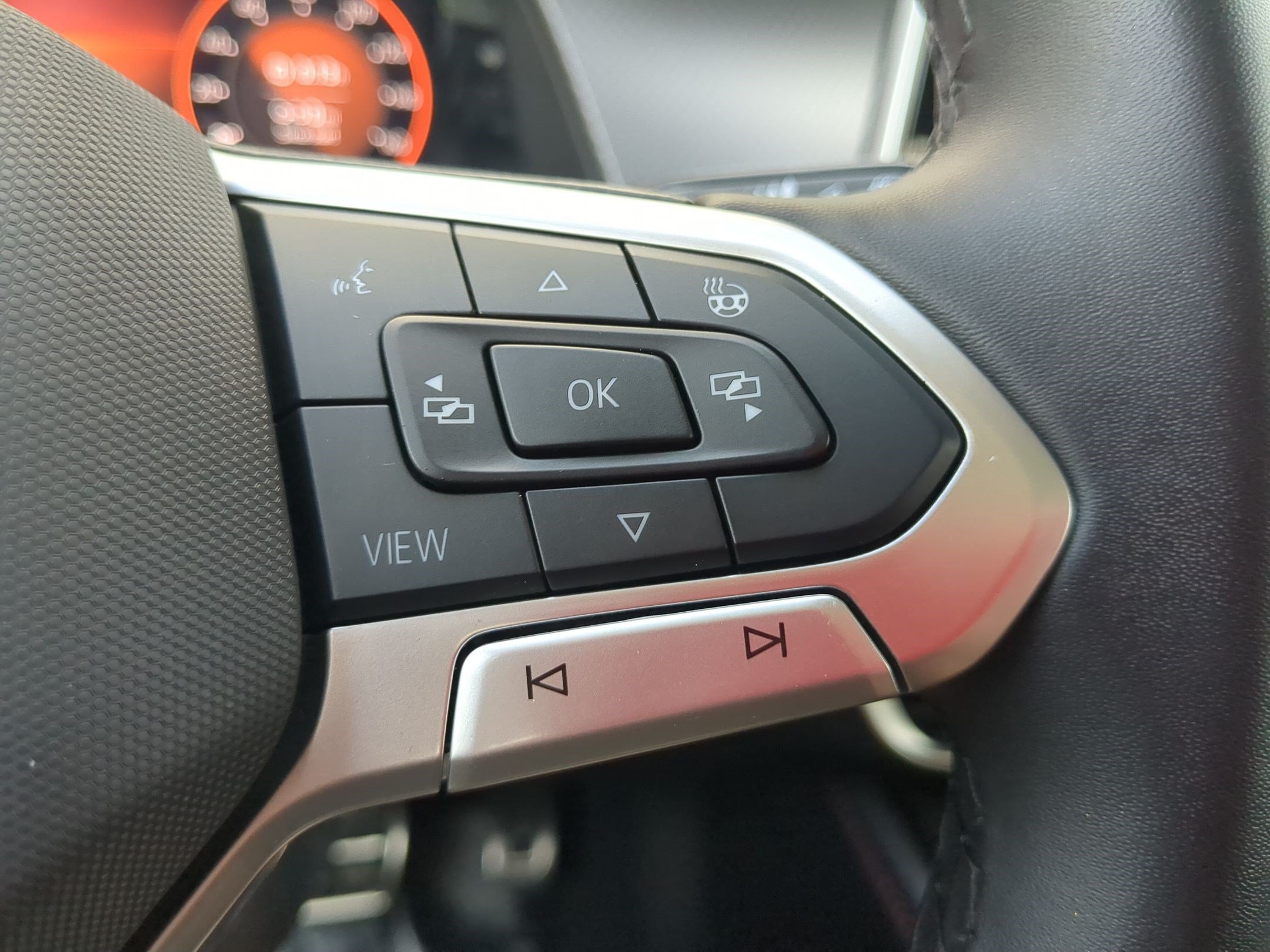 Used 2024 Volkswagen Atlas Peak Edition SE AWD/4WD image 18