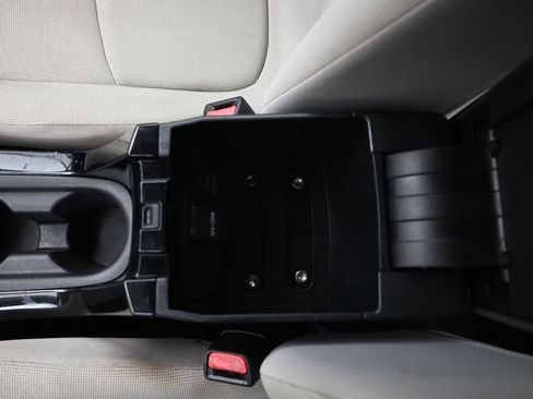 Used 2020 Toyota Corolla LE FWD image 18