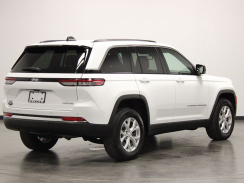 Used 2023 Jeep Grand Cherokee Limited AWD/4WD image 8