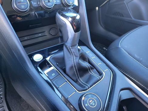 Certified 2024 Volkswagen Taos SE w/ Panoramic Sunroof Package image 13