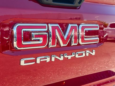 Used 2025 GMC Canyon Elevation w/ Convenience Package AWD/4WD image 9