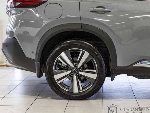 Used 2022 Nissan Rogue SL w/ SL Premium Package image 12