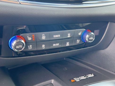Certified 2024 Buick Enclave Avenir w/ Avenir Technology Package FWD image 18