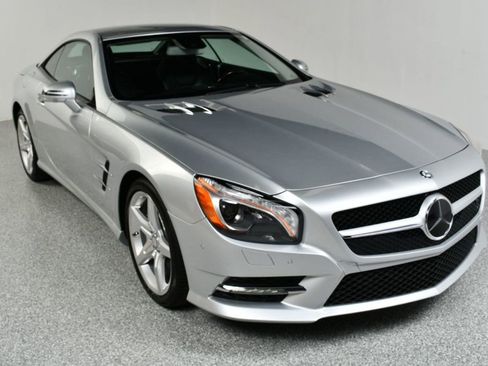 Used 2014 Mercedes-Benz SL 550 image 8