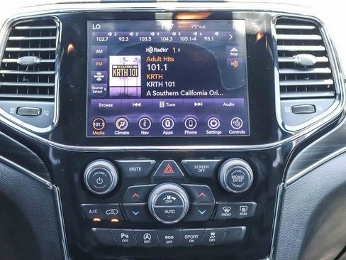 Used 2020 Jeep Grand Cherokee Limited RWD image 13