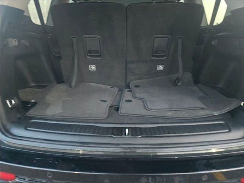 Used 2024 Jeep Grand Cherokee L Limited w/ Black Appearance Package image 10