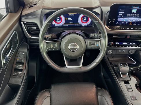 Used 2023 Nissan Rogue Platinum FWD image 16