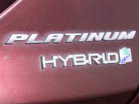 Used 2017 Ford Fusion Platinum image 39