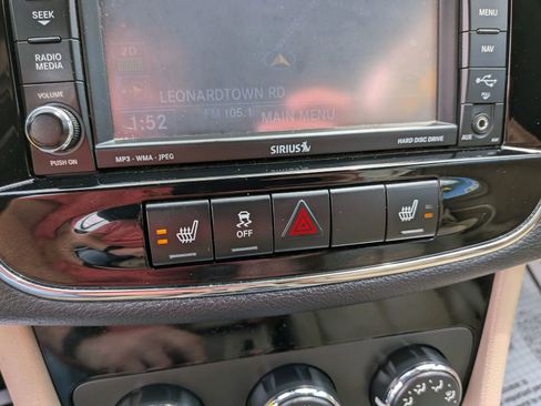 Used 2011 Chrysler 200 Limited FWD image 50