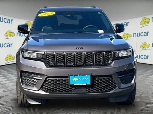 Used 2023 Jeep Grand Cherokee Altitude AWD/4WD image 2