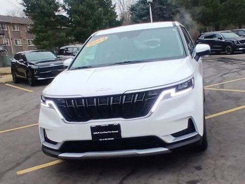 Certified 2024 Kia Carnival LX image 6