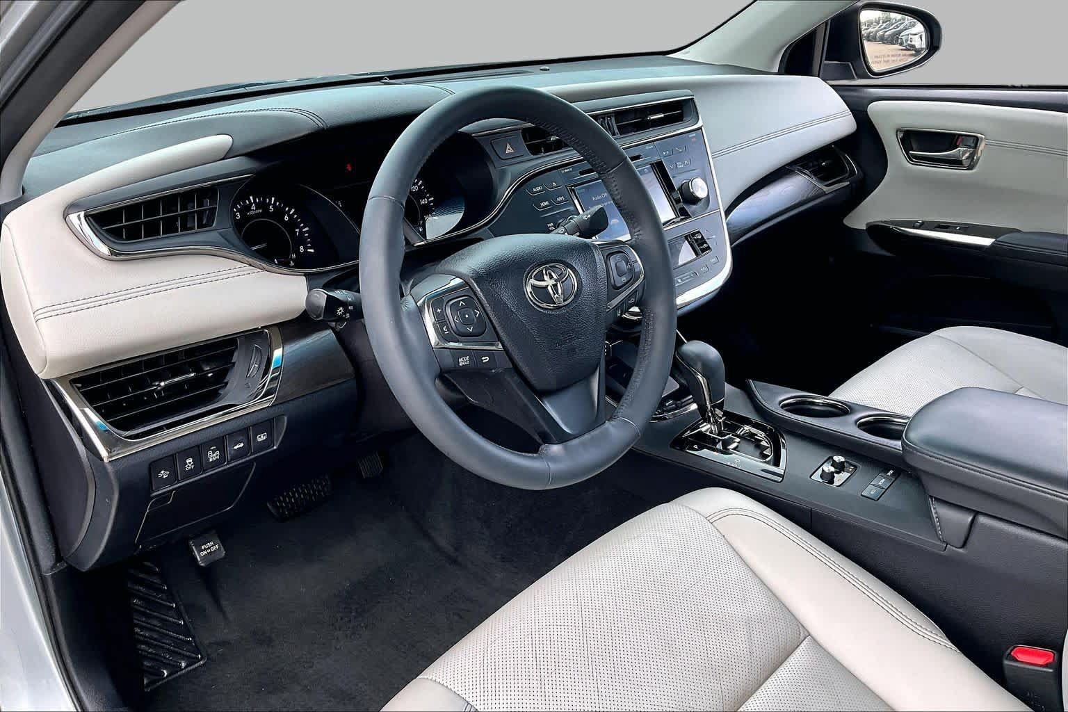 Used 2016 Toyota Avalon Limited w/ Toyota Safety Sense Package FWD image 18