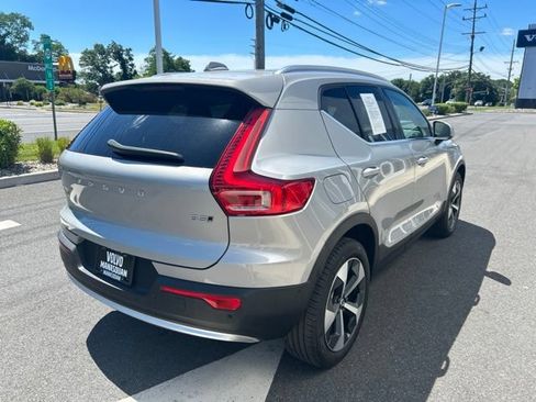 Certified 2025 Volvo XC40 B5 Plus AWD/4WD image 5