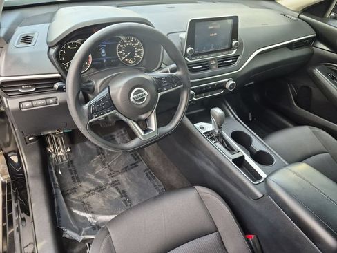 Used 2020 Nissan Altima 2.5 S FWD image 2