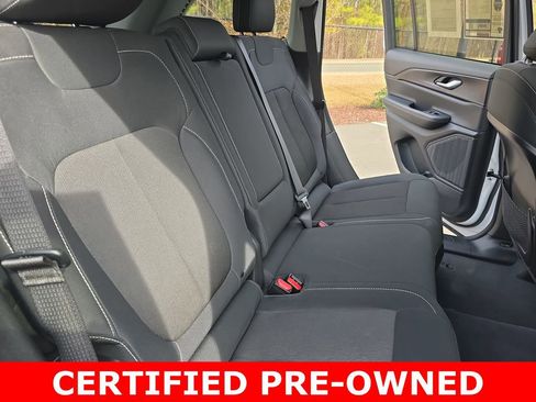 Used 2023 Jeep Grand Cherokee Laredo image 11