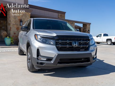 Used 2024 Honda Ridgeline Sport image 2